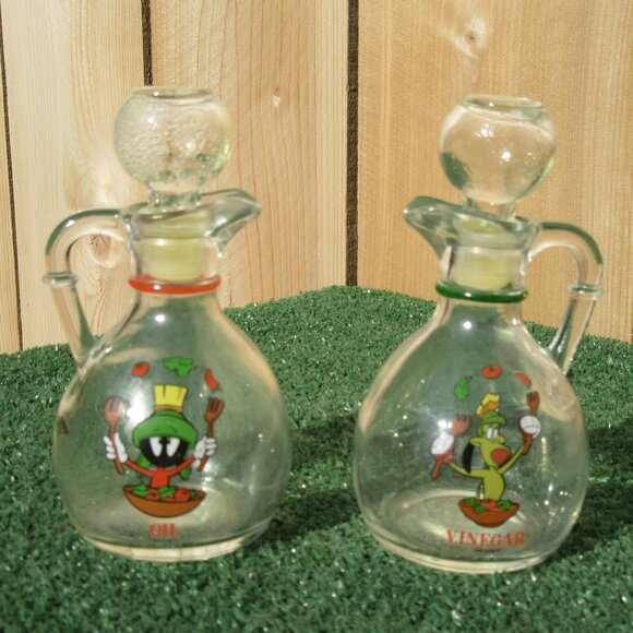 Vintage Warner Bros Looney Tunes Marvin The Martian K-9 Oil & Vinegar Bottle Set